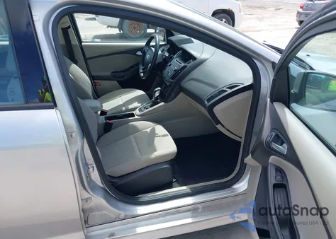 2016 Ford Focus Se z USA, uszkodzony, nr VIN 1FADP3K25GL266254